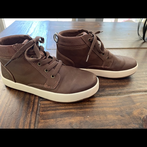 SPerry brown mid sneakers. Boys size 1 - Picture 2 of 5
